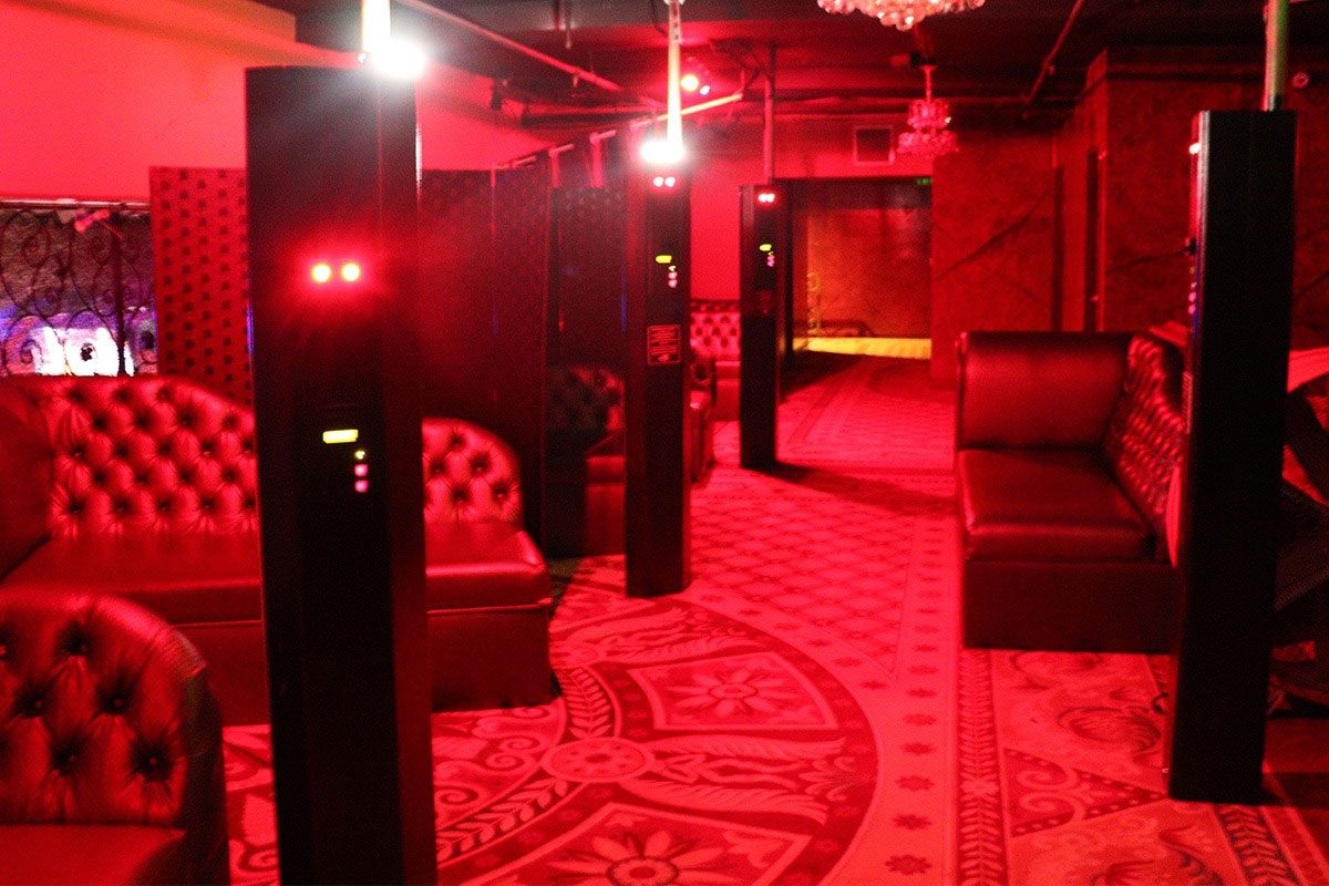 Platinum Showgirls La - Nightclub in Los Angeles, United States