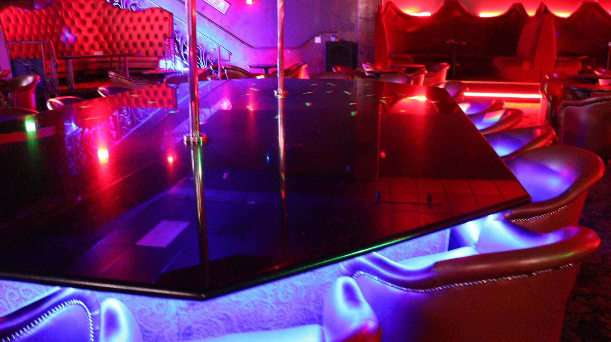 Platinum Showgirls La - Nightclub in Los Angeles, United States