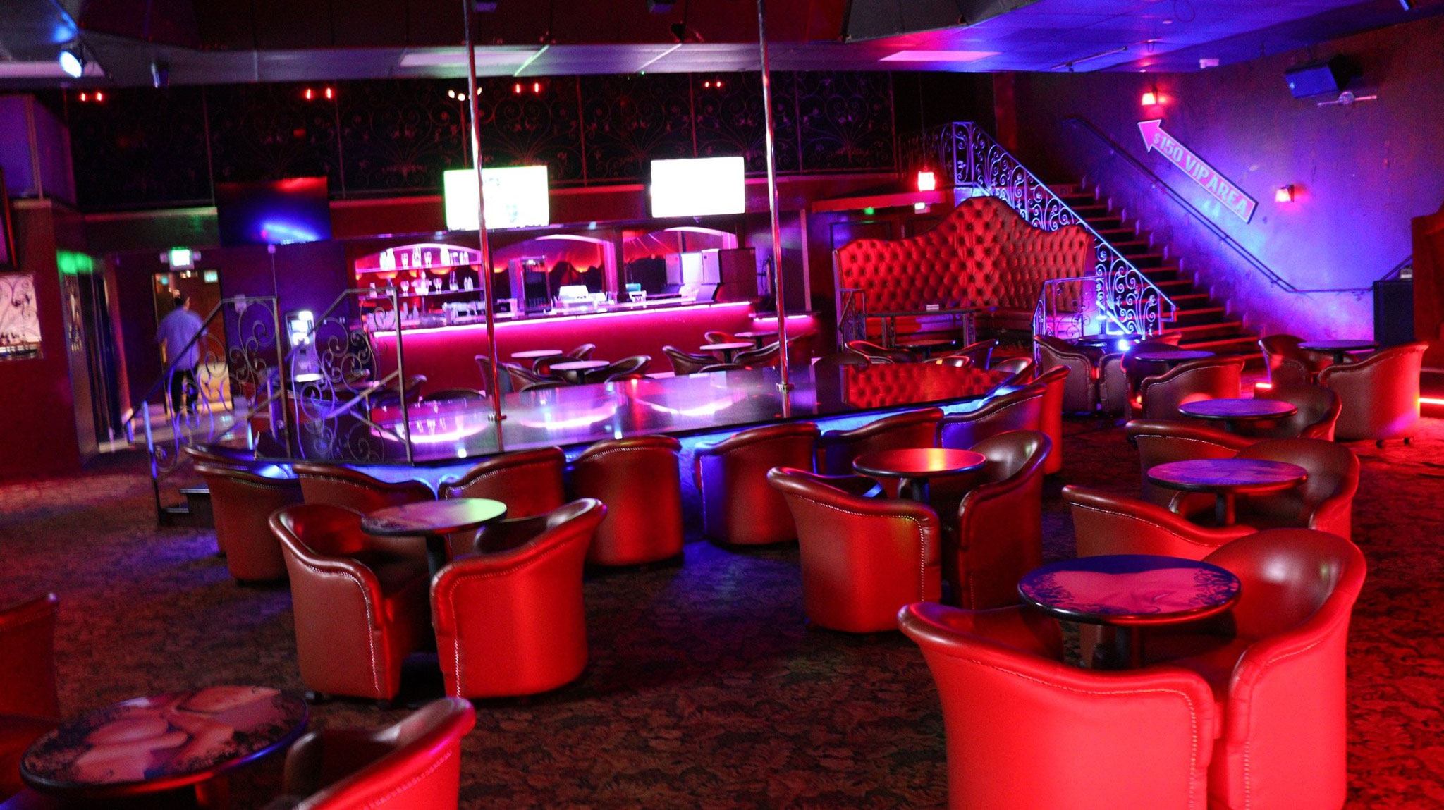Platinum Showgirls La - Nightclub in Los Angeles, United States