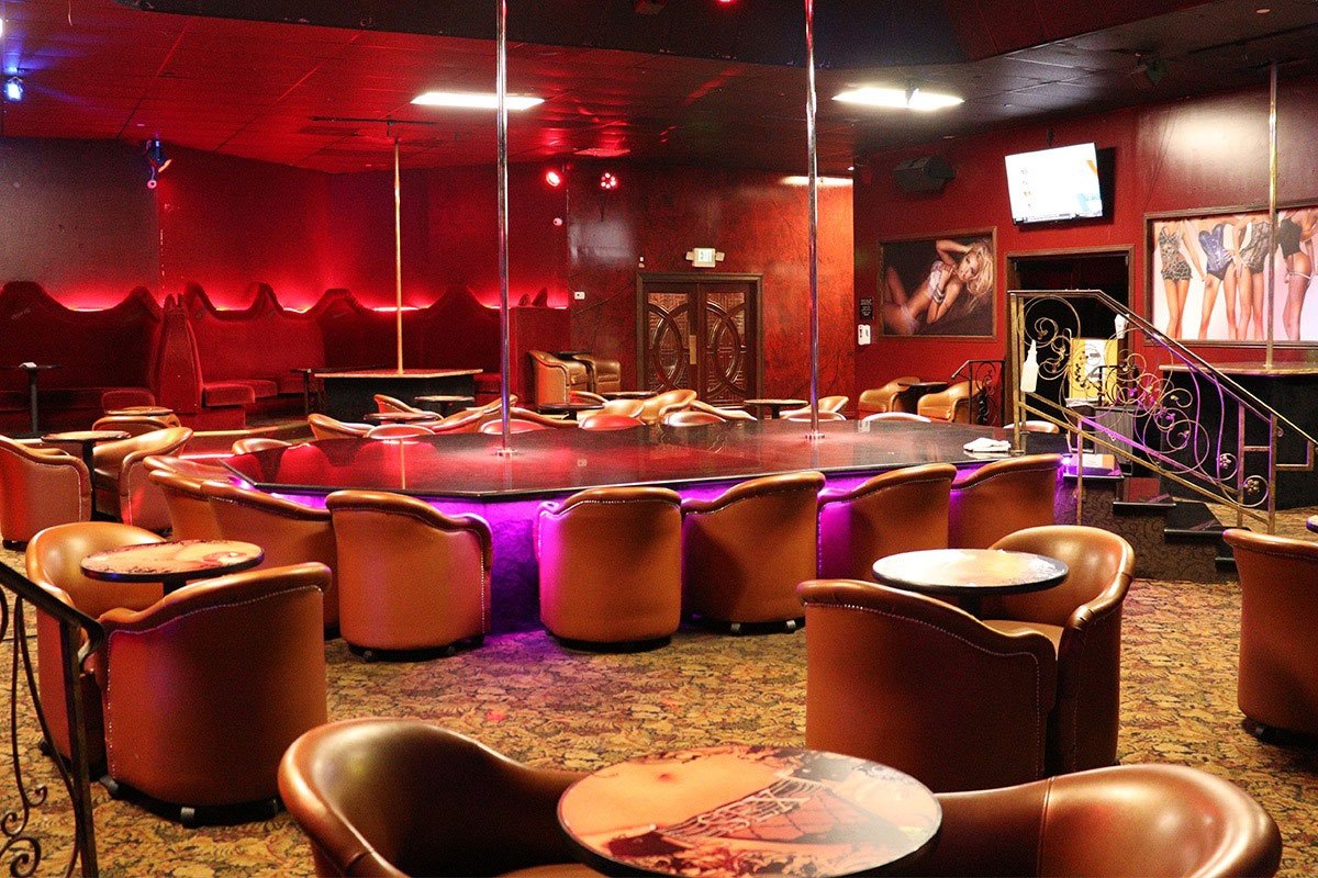 Platinum Showgirls La - Nightclub in Los Angeles, United States