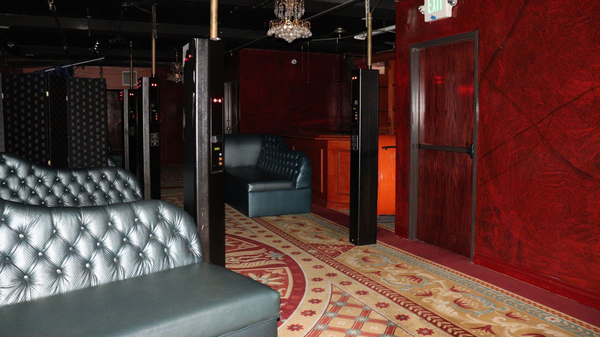 Platinum Showgirls La - Nightclub in Los Angeles, United States