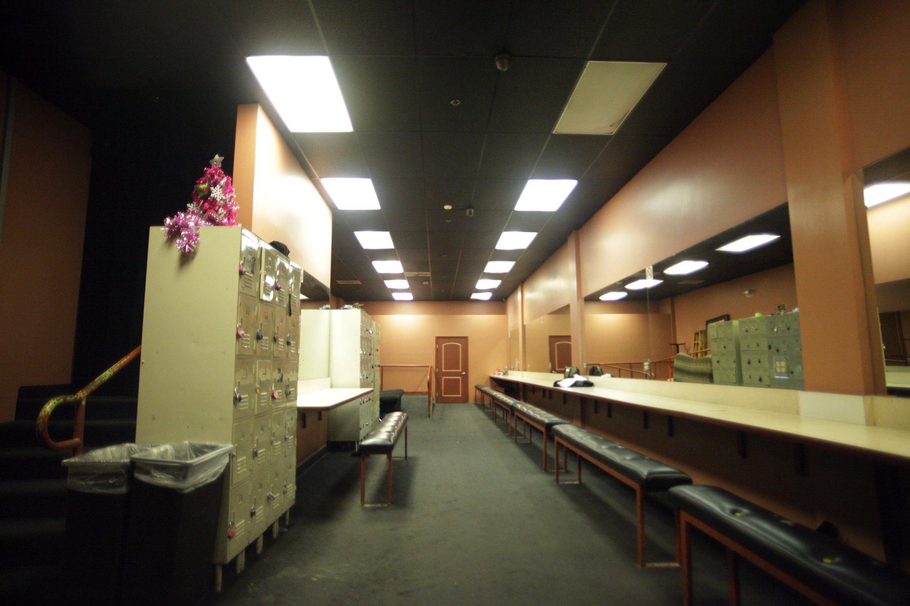 Vip Cabaret - Nightclub in Los Angeles, United States