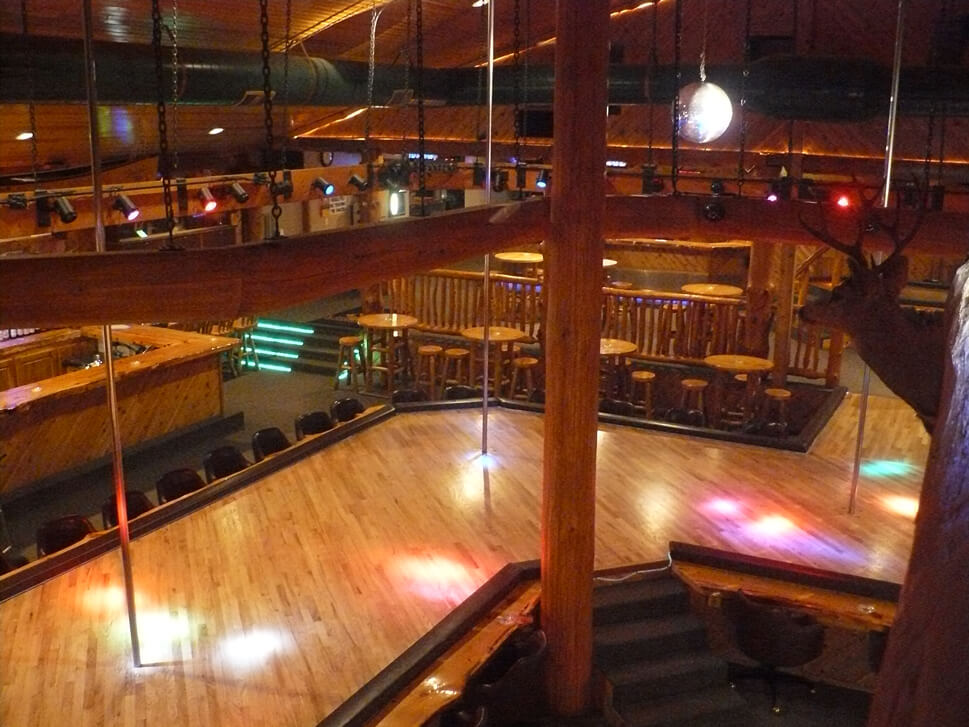 Cruisin Chubbys - Nightclub in Lyndon Station, United States