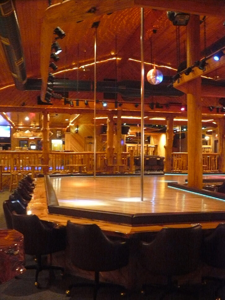 Cruisin Chubbys - Nightclub in Lyndon Station, United States