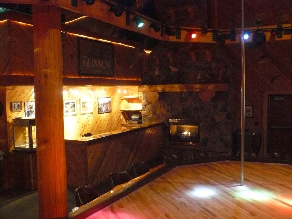Cruisin Chubbys - Nightclub in Lyndon Station, United States