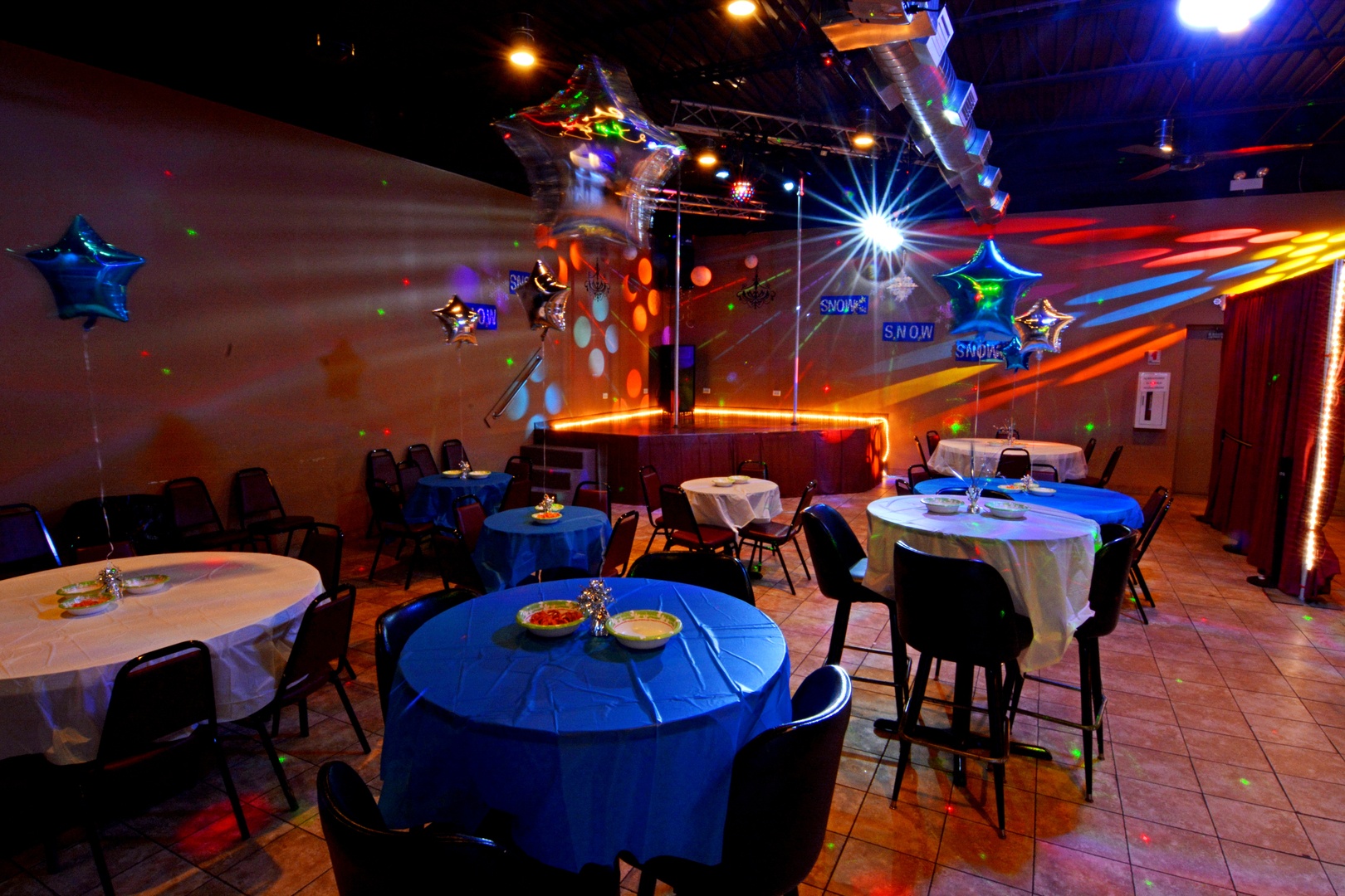 15th Ave Adult Theater - Swinger Club in Melrose Park, United States