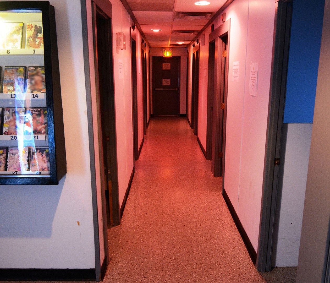 15th Ave Adult Theater - Swinger Club in Melrose Park, United States