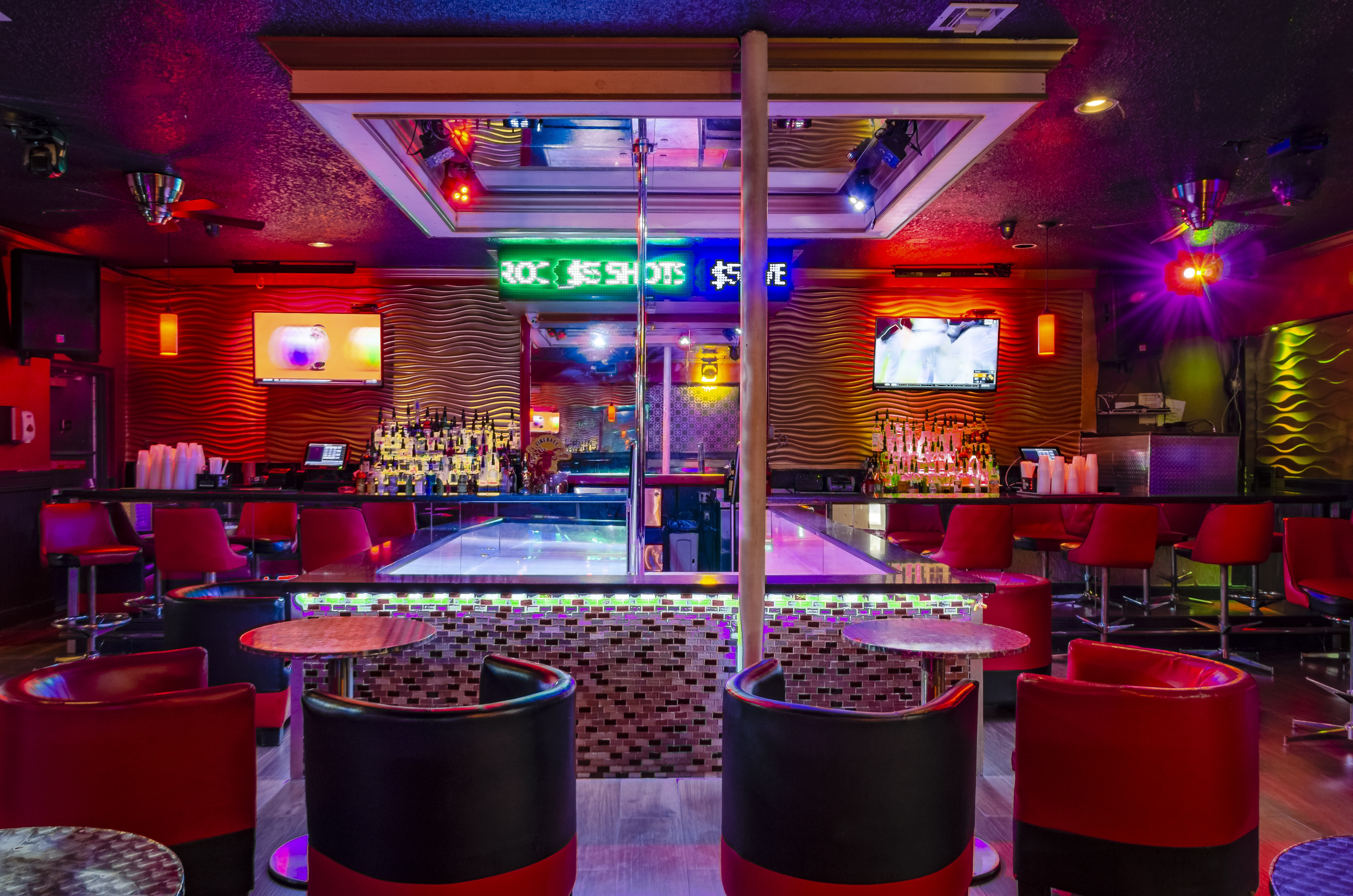 Foxxy Lady Cabaret - Nightclub in Miami, United States