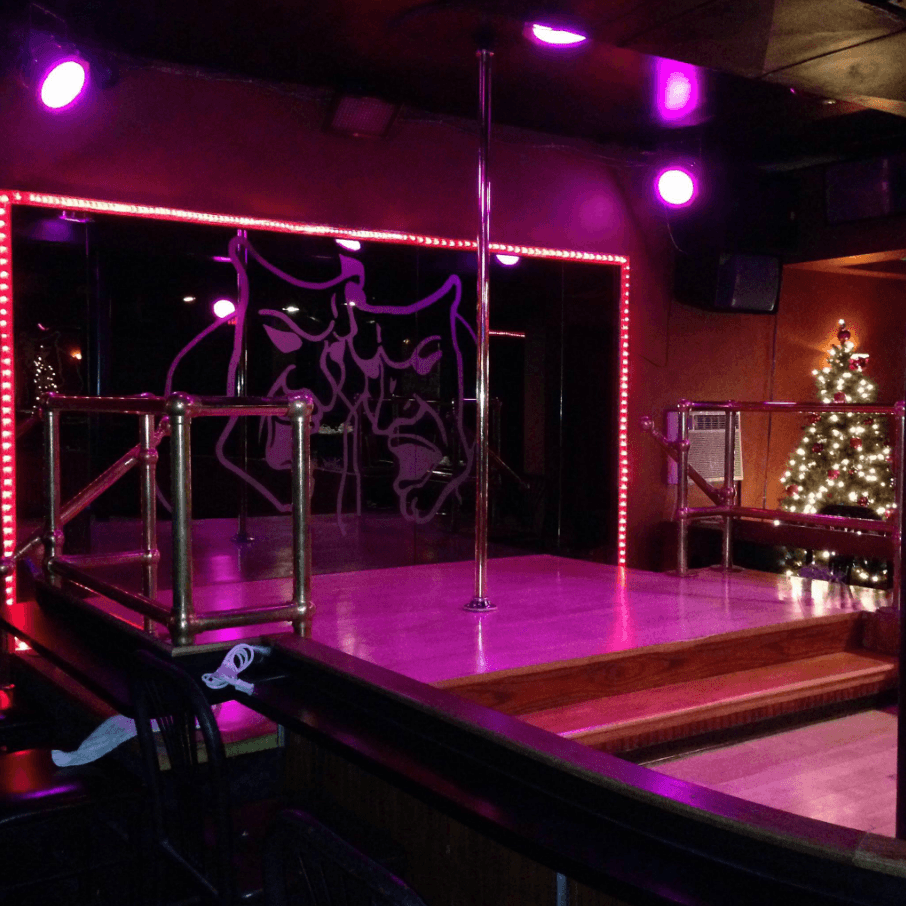 Monreal's Encore Gentlemen's Club - Nightclub in Milwaukee, United States