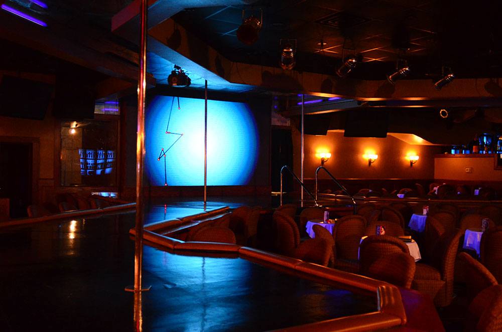 Silk Exotic Gentlemen's Club - Nightclub in Milwaukee, United States