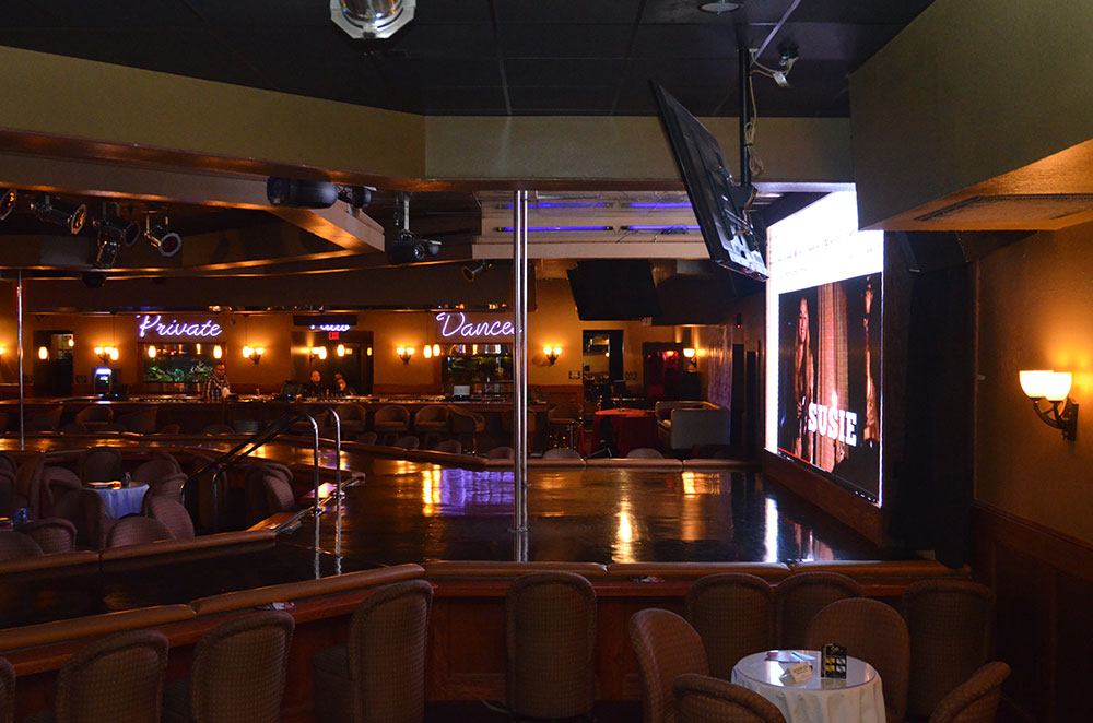 Silk Exotic Gentlemen's Club - Nightclub in Milwaukee, United States