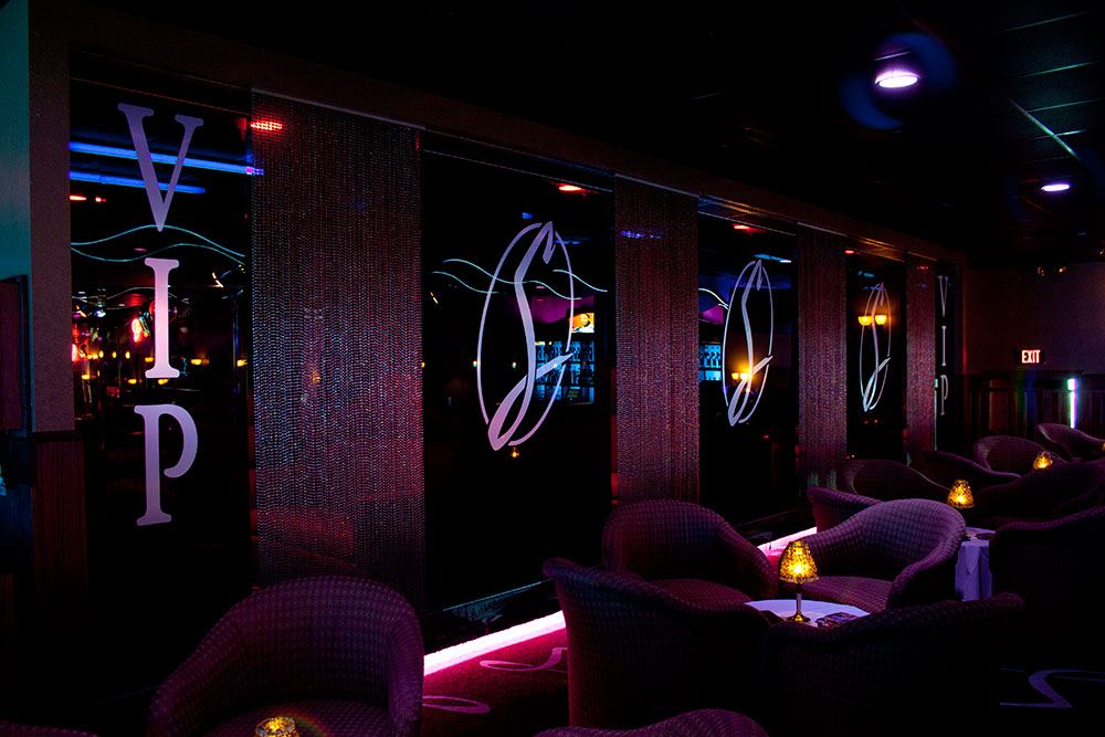 Silk Exotic Gentlemen's Club - Nightclub in Milwaukee, United States