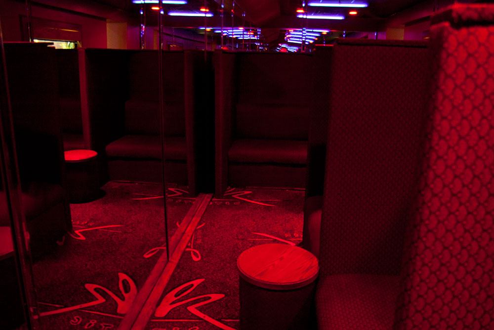 Silk Exotic Gentlemen's Club - Nightclub in Milwaukee, United States
