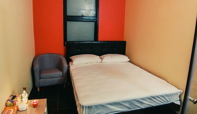 Forever 19 Canberra - Brothel in Mitchell, United States