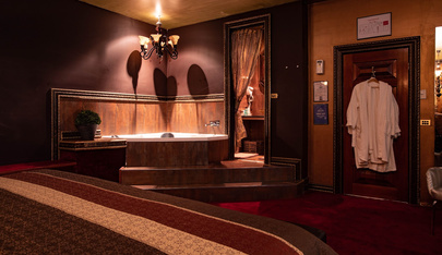 Langtrees Canberra Bar - Brothel in Mitchell, United States