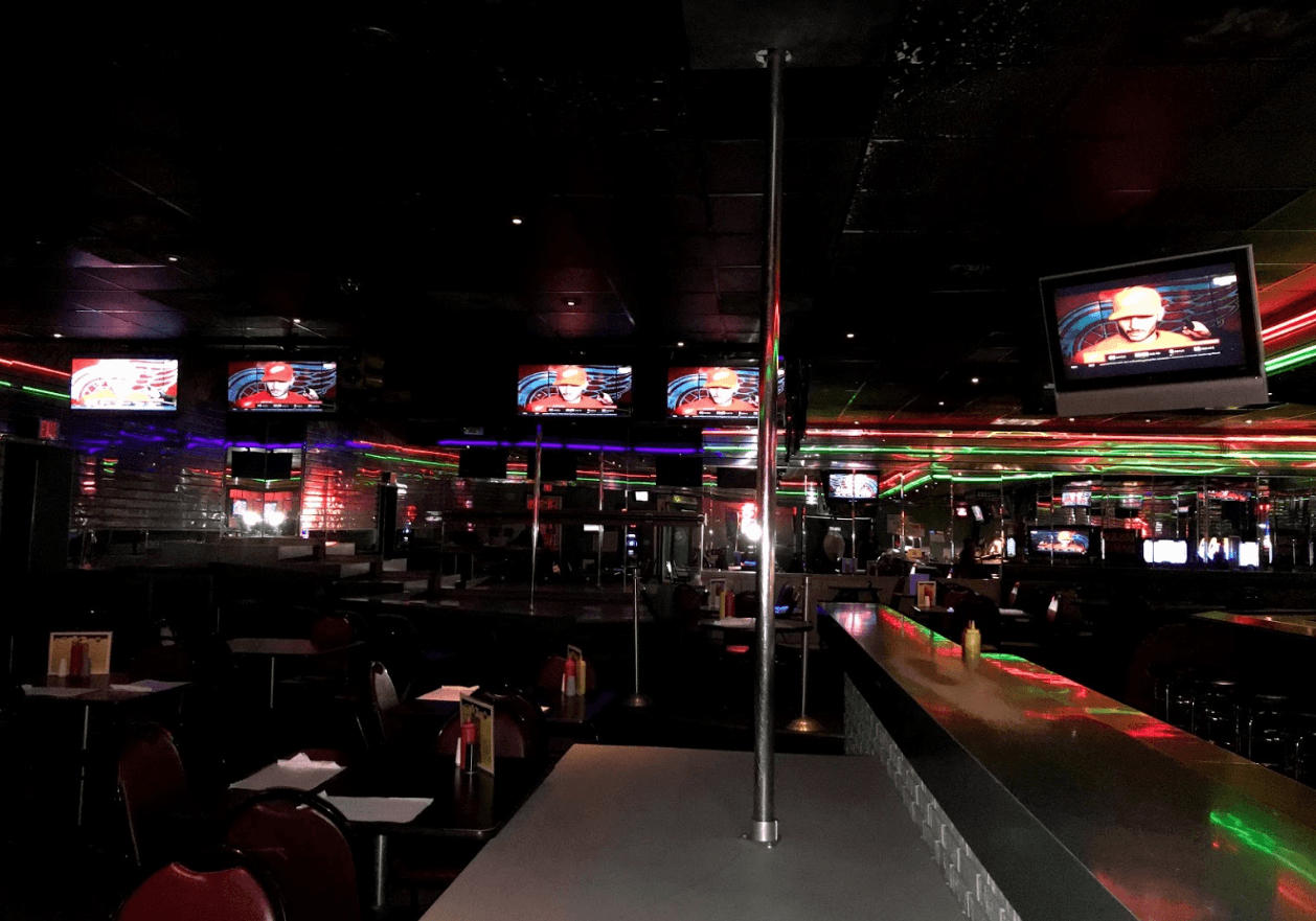 Traffic Light Ltd - Nightclub in Mount Clemens, United States