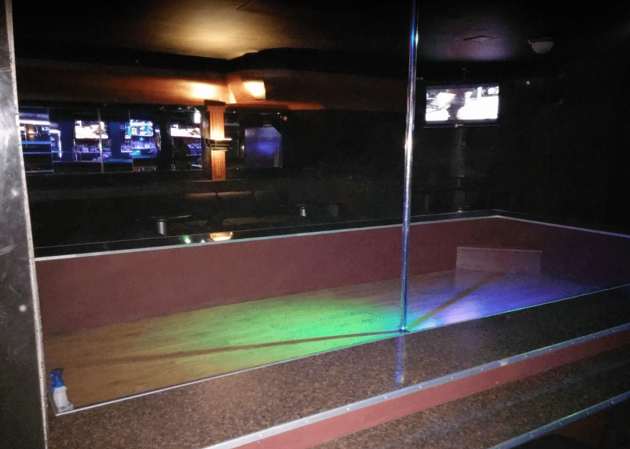 Stars Sports Bar & Adult Entertainment - Nightclub in Muskegon Heights, United States