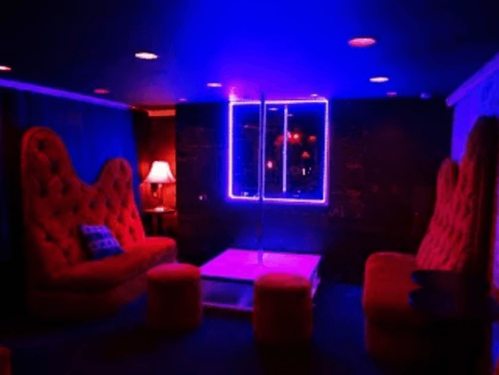Stiletto's Cabaret - Nightclub in New Orleans, United States