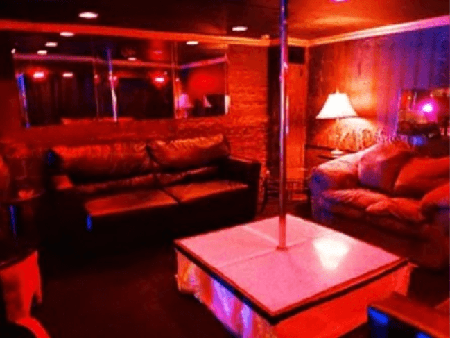 Stiletto's Cabaret - Nightclub in New Orleans, United States