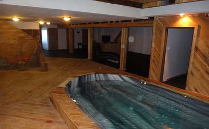 Party at Scout's - Swinger Club in New Salem, United States
