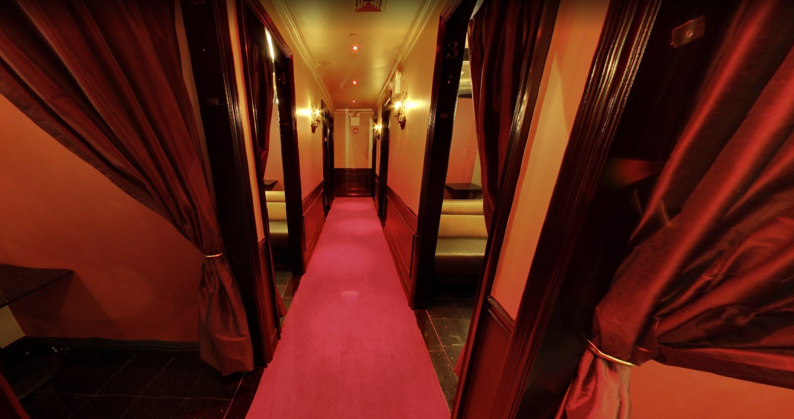 Show Palace Lic - Nightclub in New York, United States