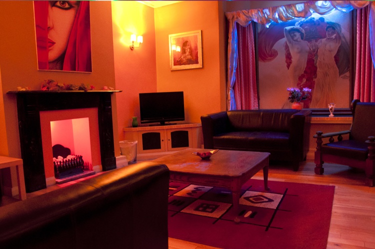 Chameleons Club Newport (Greenhouse) - Swinger Club in Newport, United States