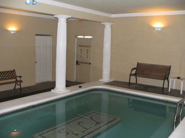 TJs Lasting Impressions - Swinger Club in Newport, United States