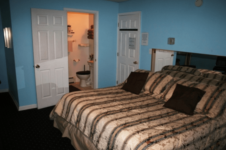 TJs Lasting Impressions - Swinger Club in Newport, United States