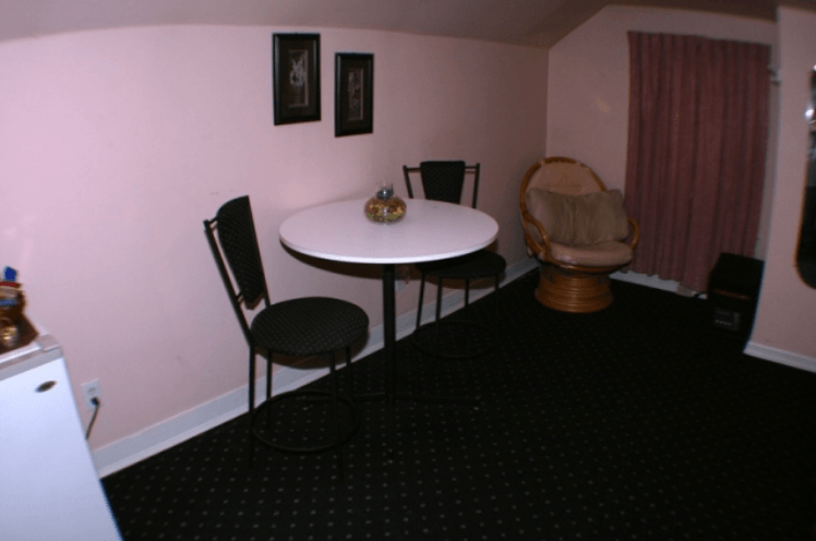 TJs Lasting Impressions - Swinger Club in Newport, United States