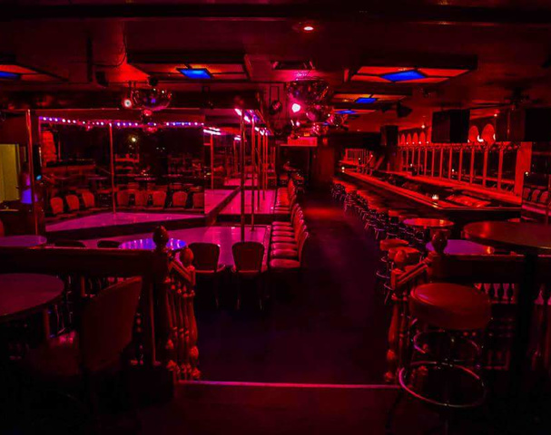 Club Omaha Gentlemen’s Club - Nightclub in Omaha, United States