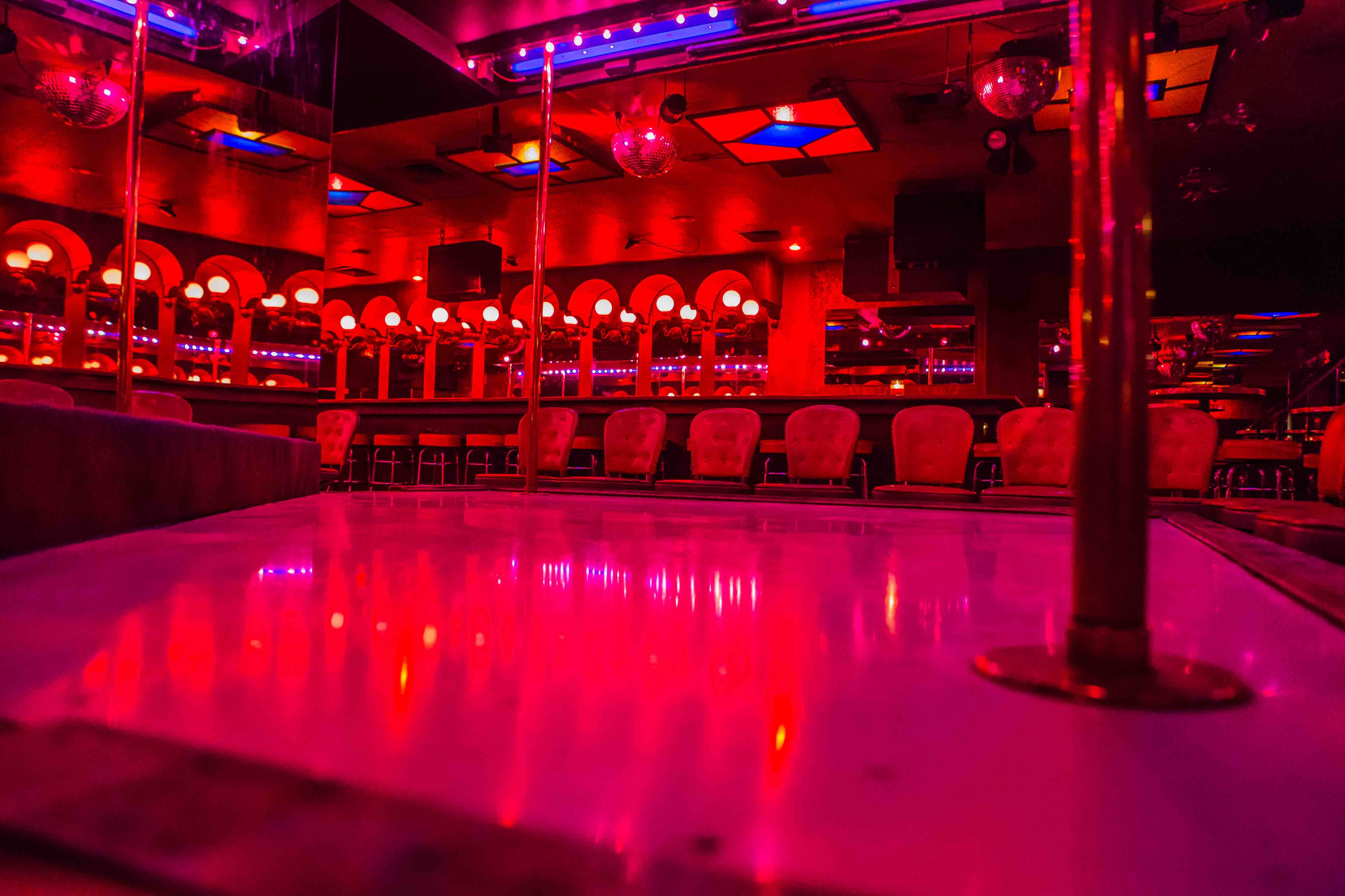 Club Omaha Gentlemen’s Club - Nightclub in Omaha, United States