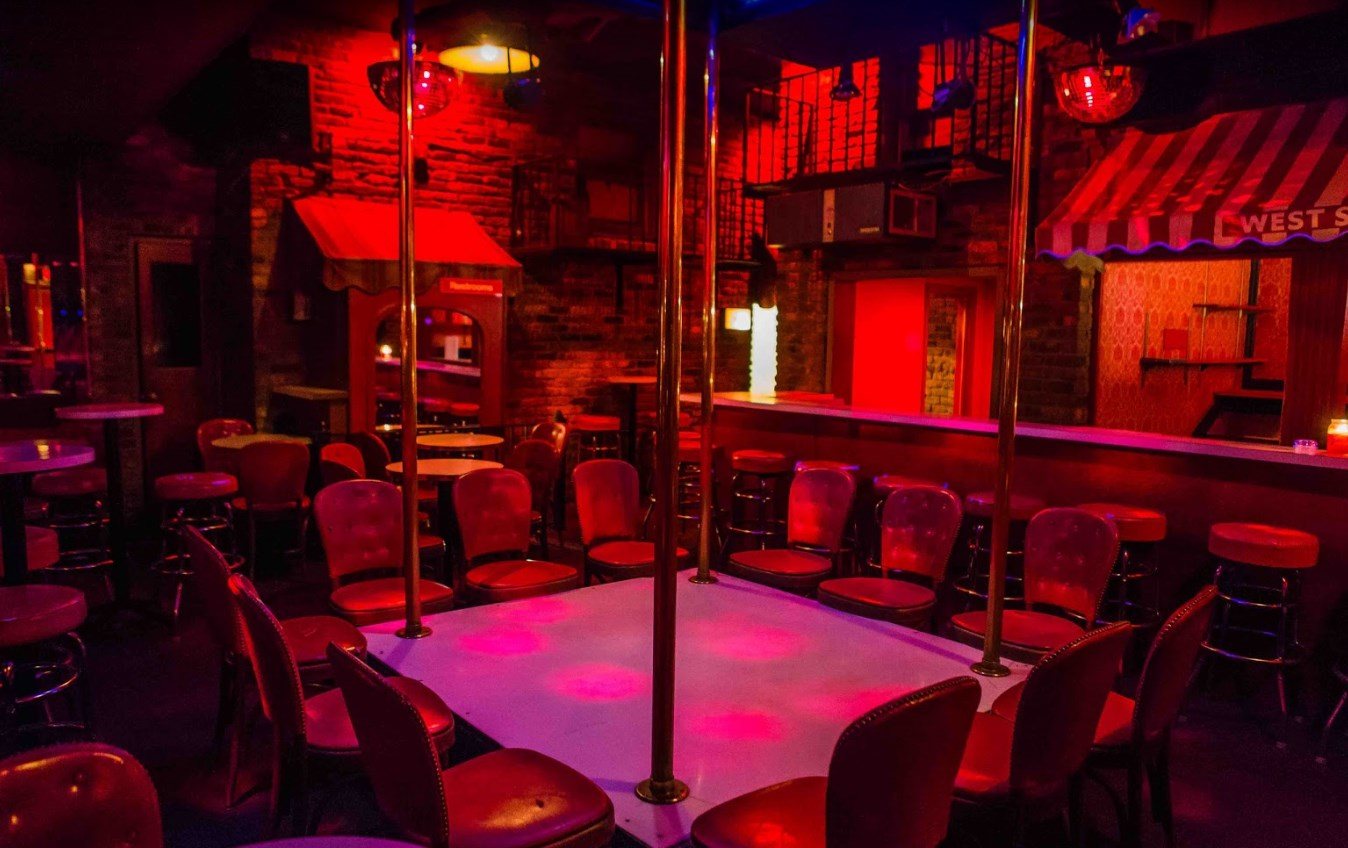 Club Omaha Gentlemen’s Club - Nightclub in Omaha, United States