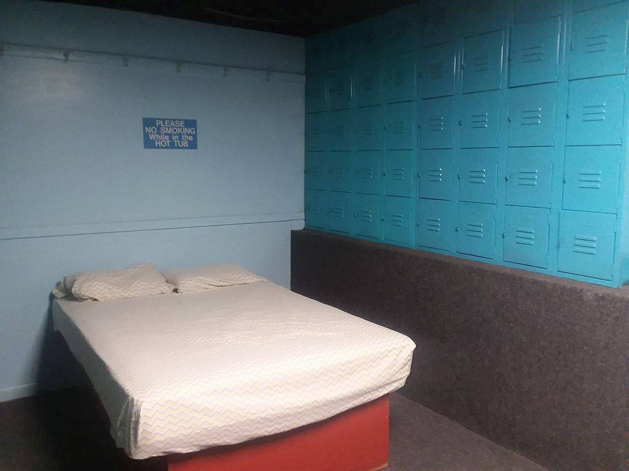 The Cottage - Swinger Club in Orrtanna, United States