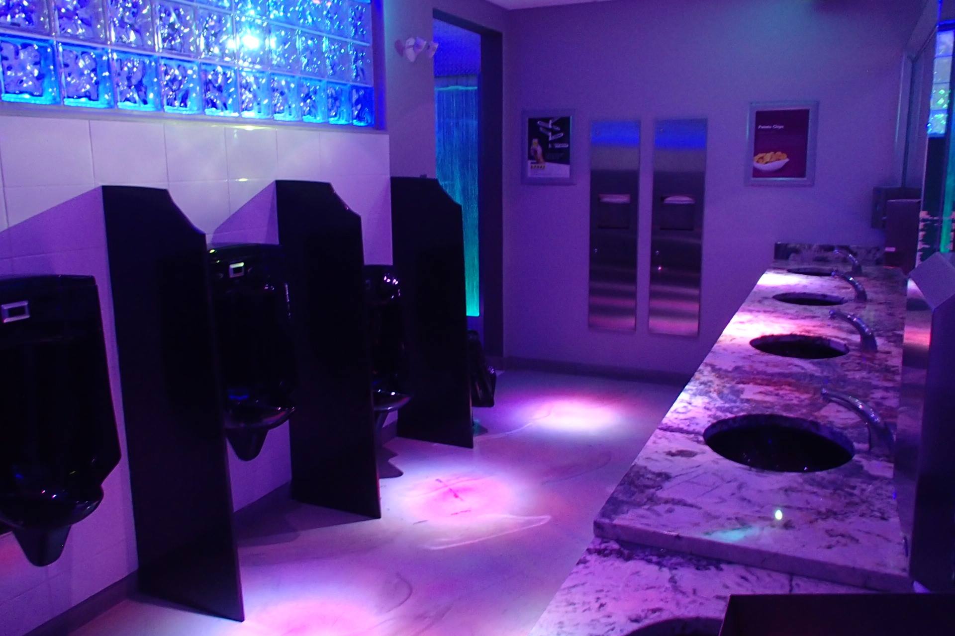 Obsession Swing Lounge - Swinger Club in Ottawa, United States