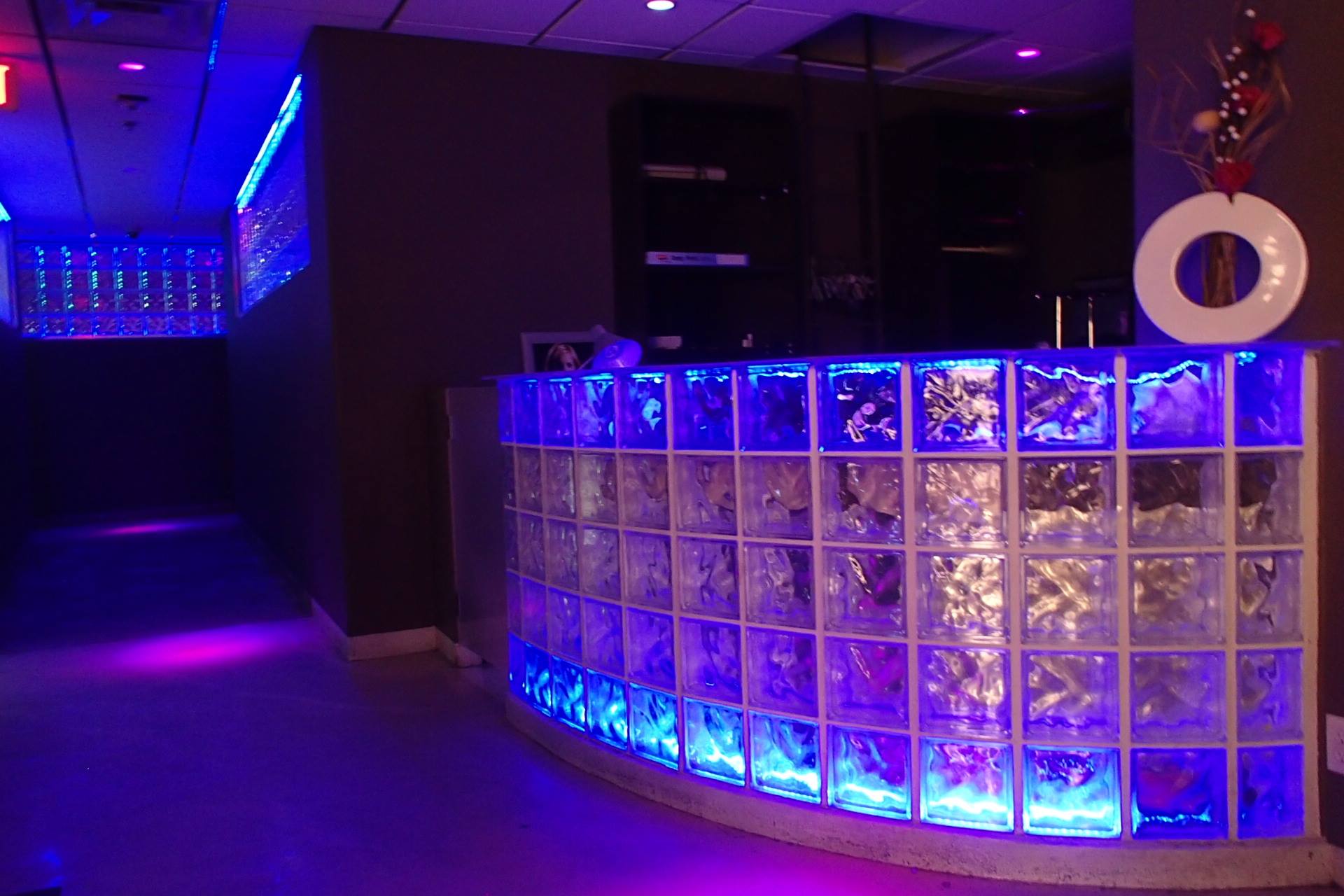 Obsession Swing Lounge - Swinger Club in Ottawa, United States