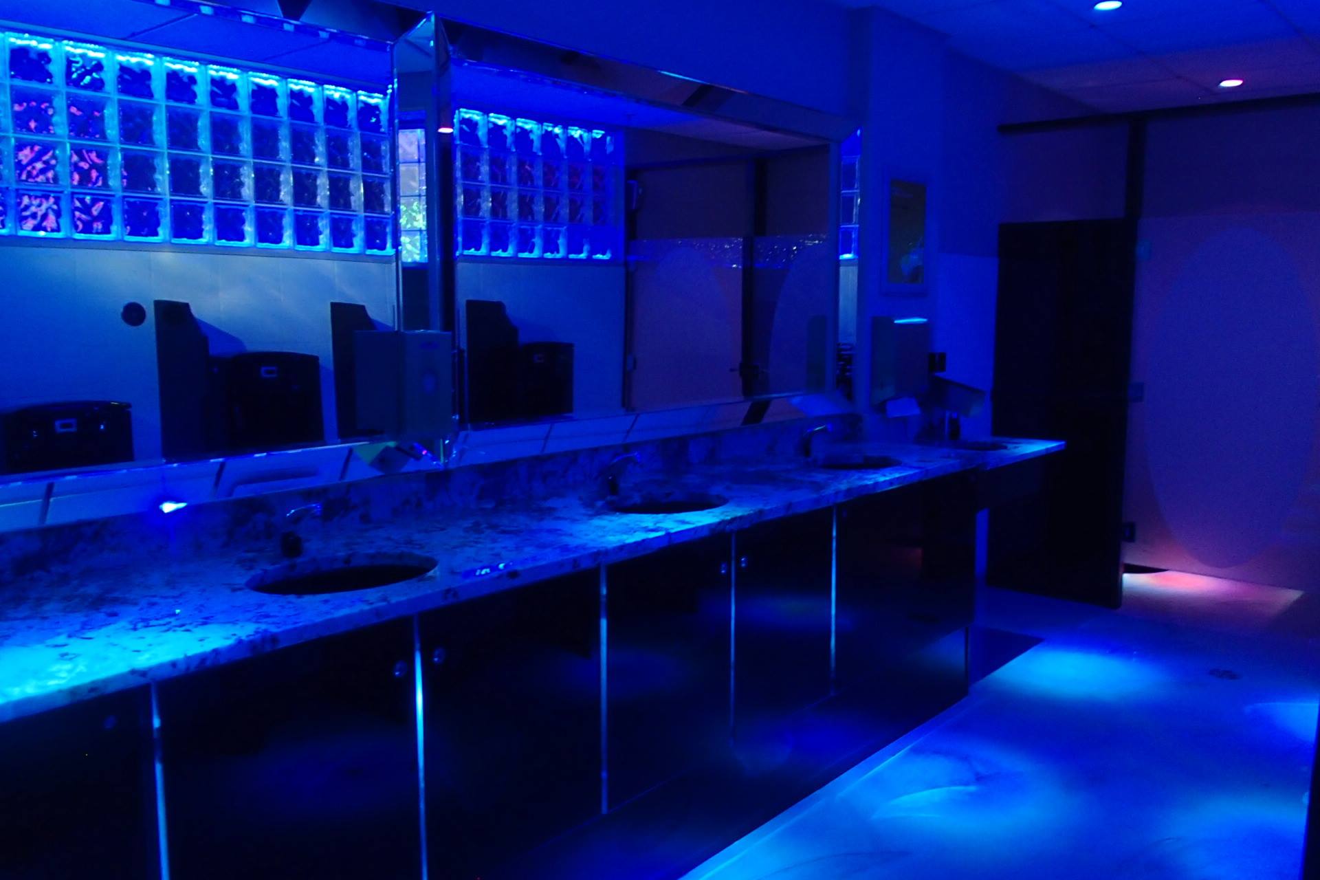 Obsession Swing Lounge - Swinger Club in Ottawa, United States