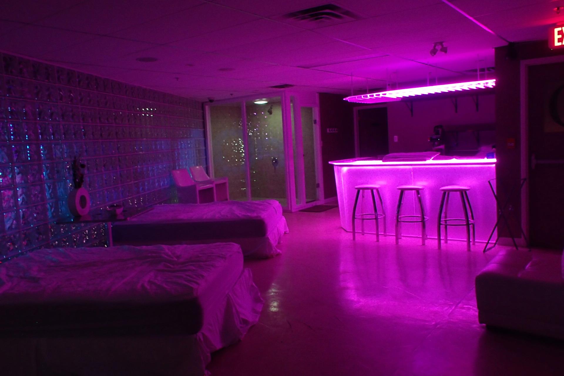 Obsession Swing Lounge - Swinger Club in Ottawa, United States