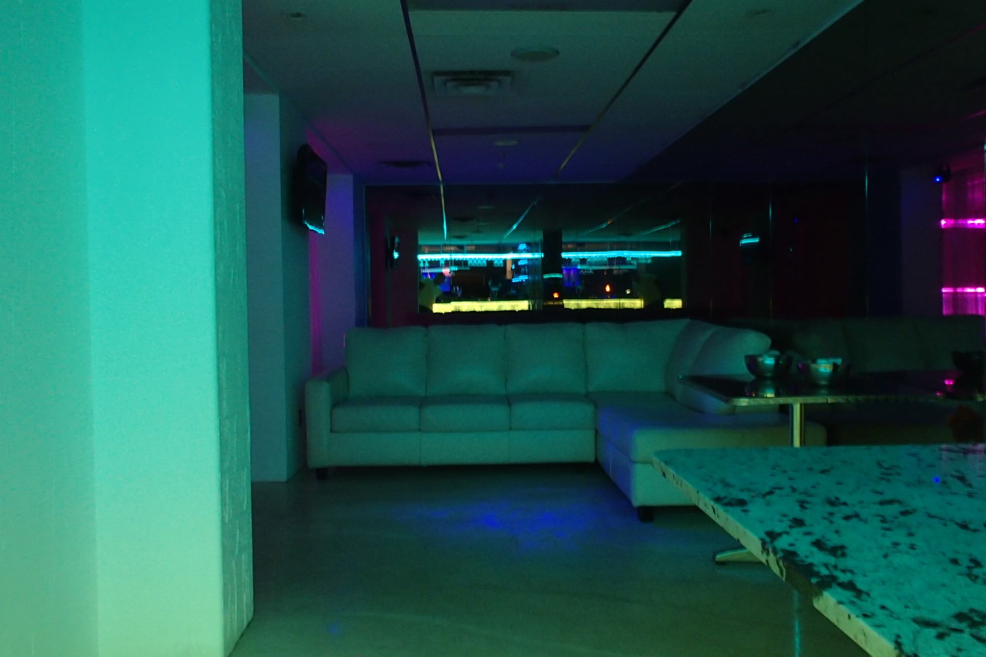 Obsession Swing Lounge - Swinger Club in Ottawa, United States