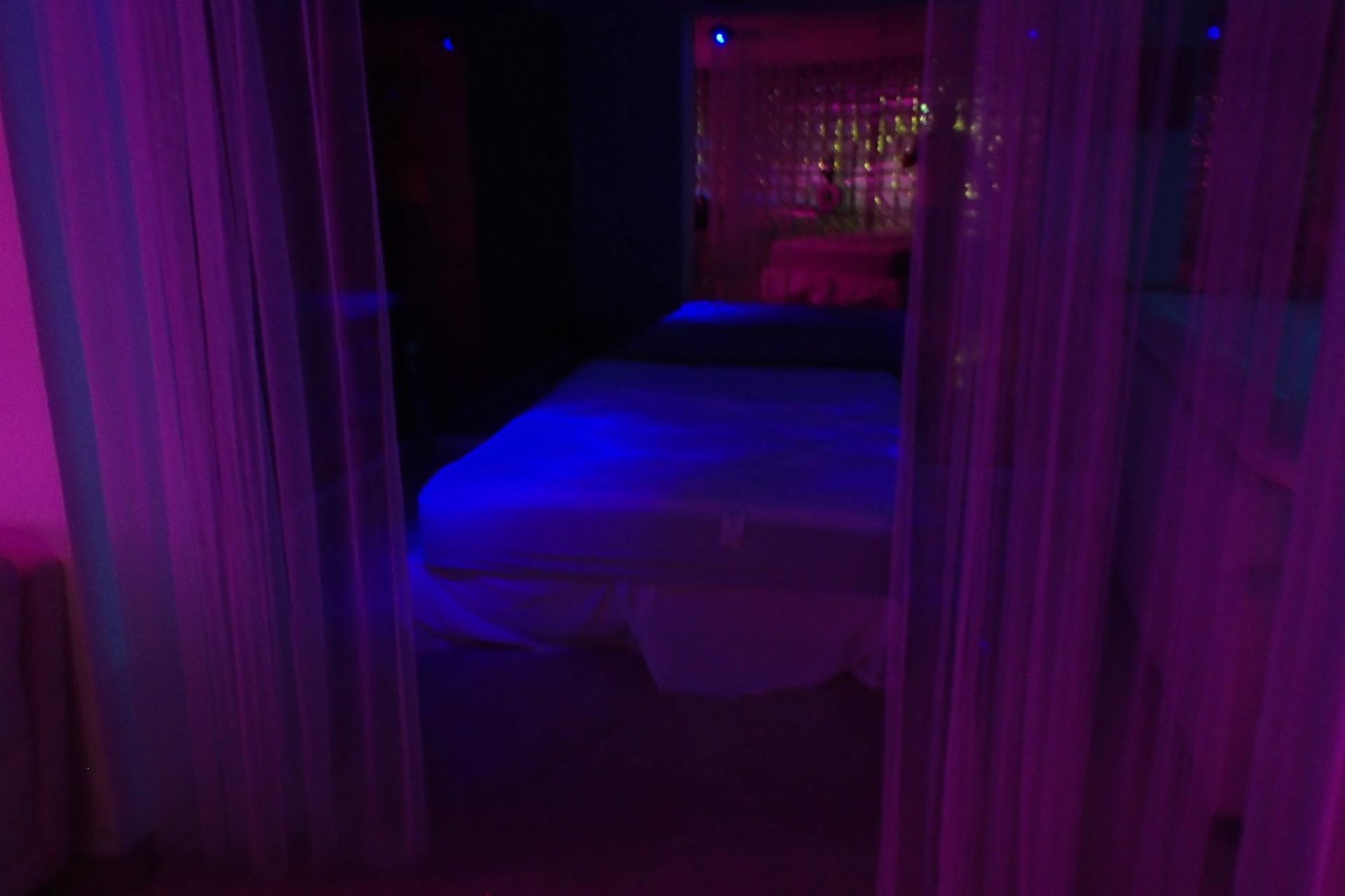 Obsession Swing Lounge - Swinger Club in Ottawa, United States