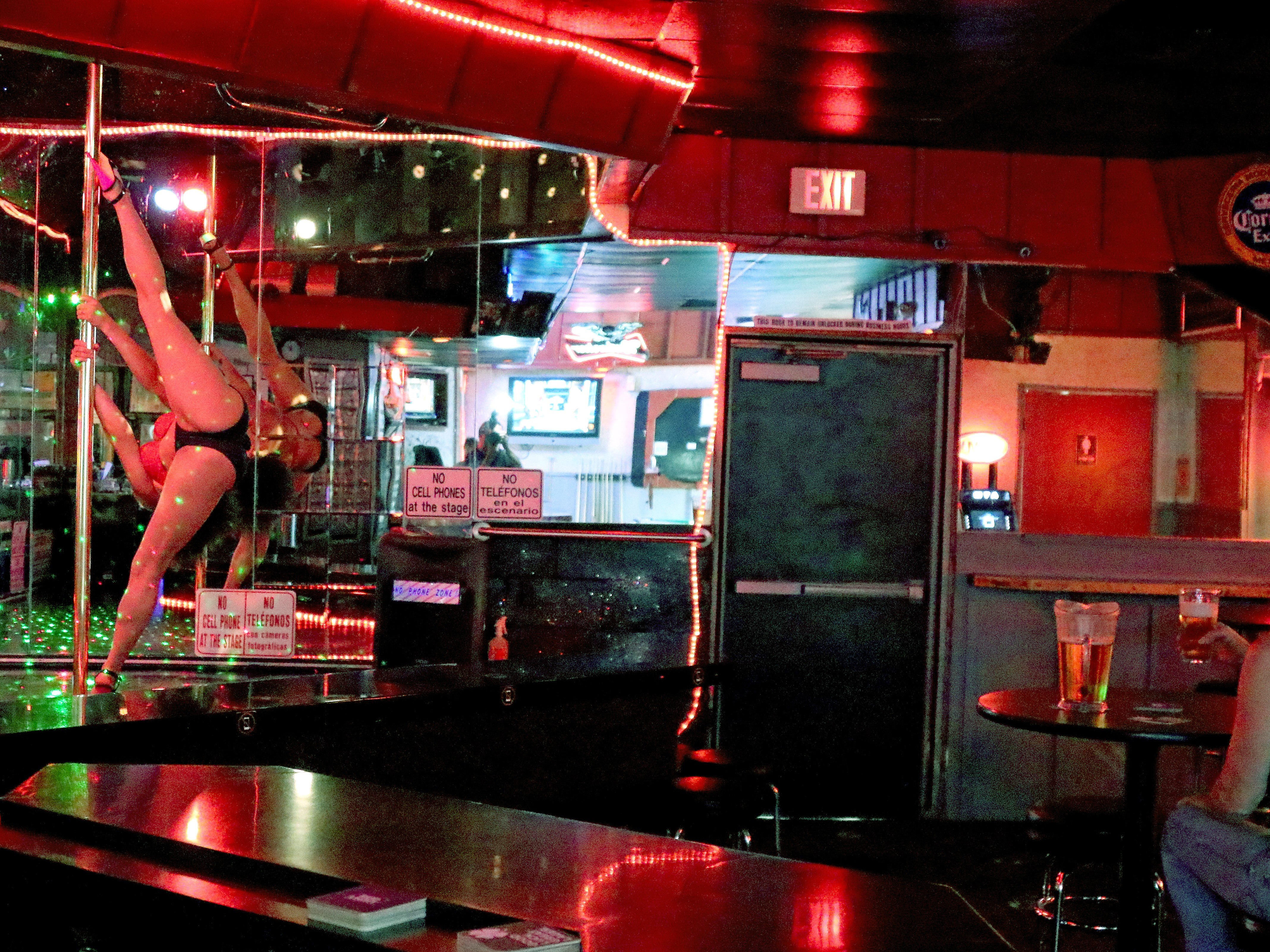Pj's Entertainment - Nightclub in Oxnard, United States
