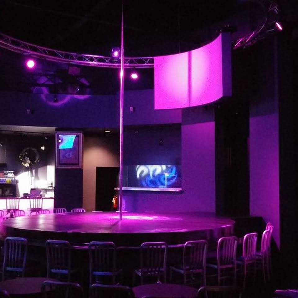 Show-N-Tail The legend LLC - Nightclub in Panama City Beach, United States