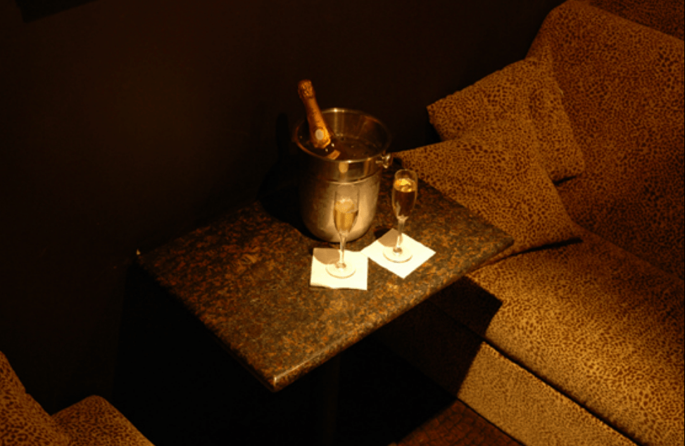 Platinum Dollz Gentlemen's Club & Restaurant - Nightclub in Passaic, United States