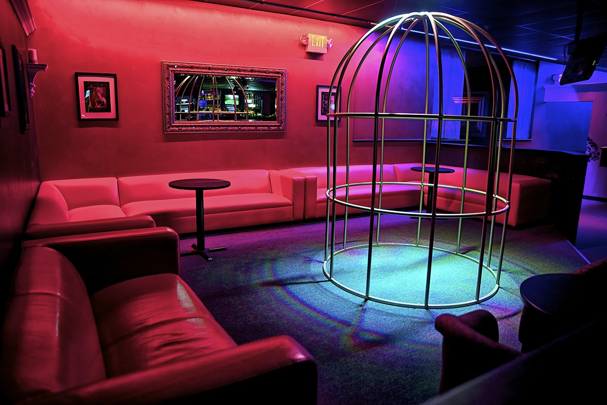 The Golden Banana - Nightclub in Peabody, United States
