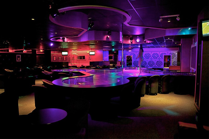 The Golden Banana - Nightclub in Peabody, United States