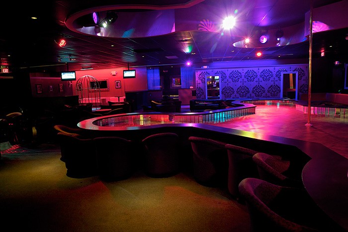 The Golden Banana - Nightclub in Peabody, United States