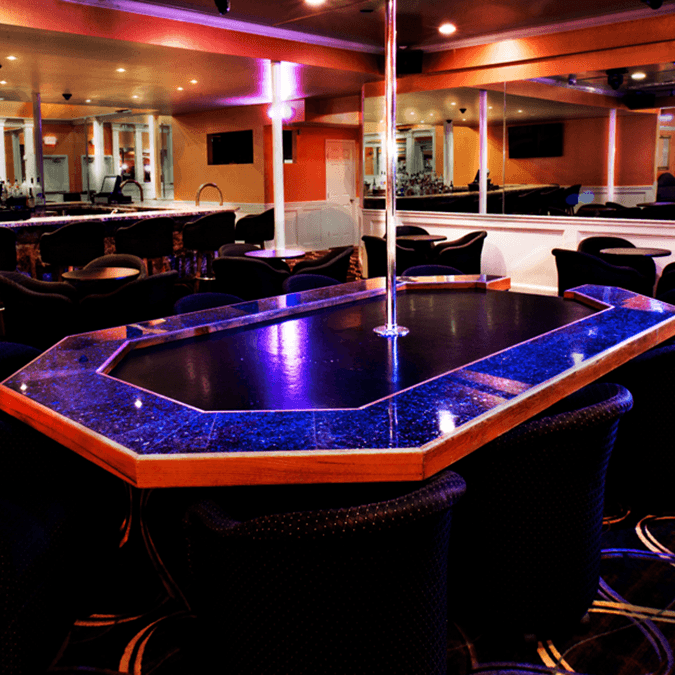 Crazy Horse Cabaret - Port Allen - Nightclub in Port Allen, United States