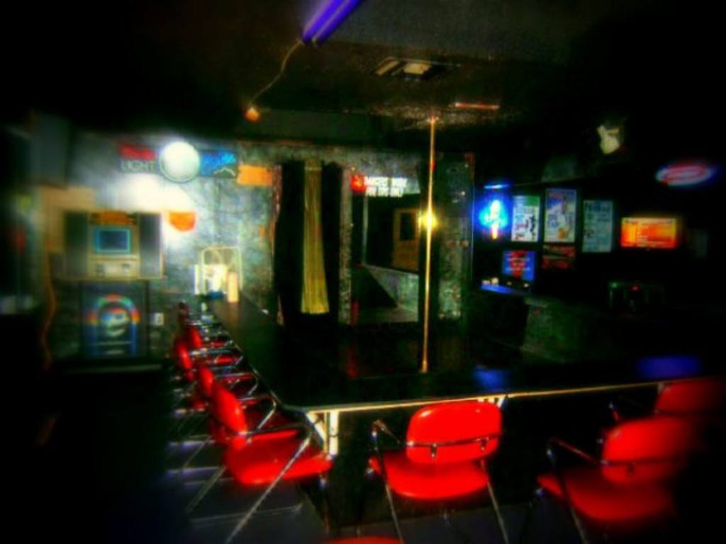 Dancin' Bare - Nightclub in Portland, United States