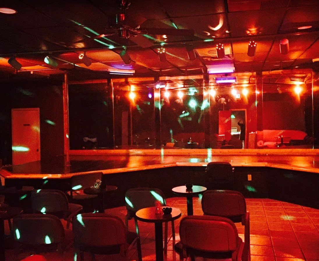 Golden Horseshoe Club - Nightclub in Ranson, United States