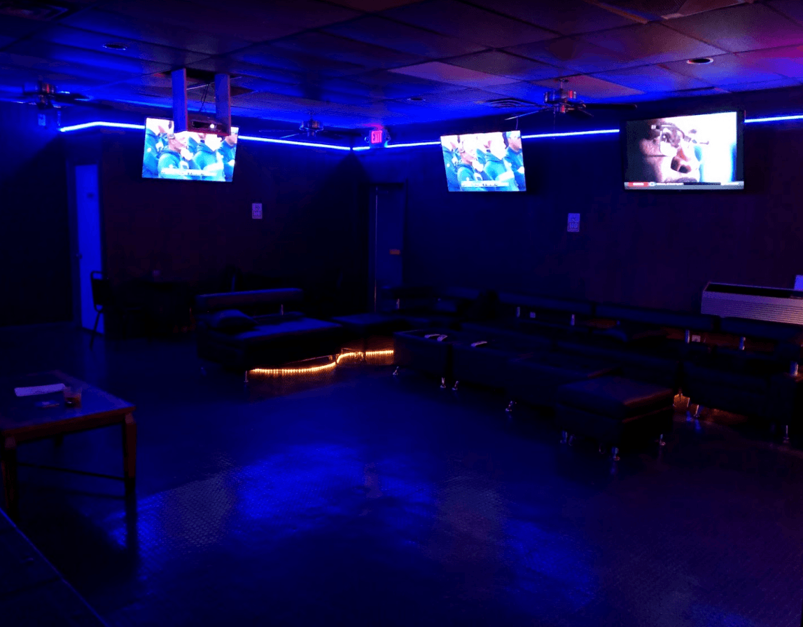 Golden Horseshoe Club - Nightclub in Ranson, United States