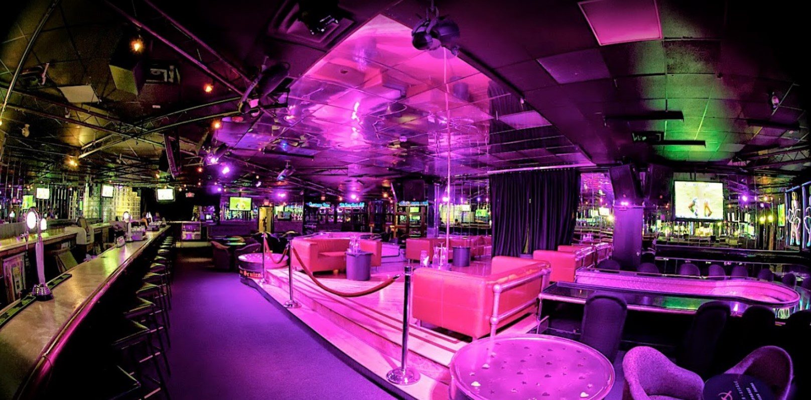 The Squire - Nightclub in Revere, United States
